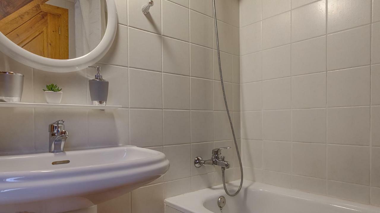 Apartmán Saplan Real Estate Montlude Les Exteriér fotografie